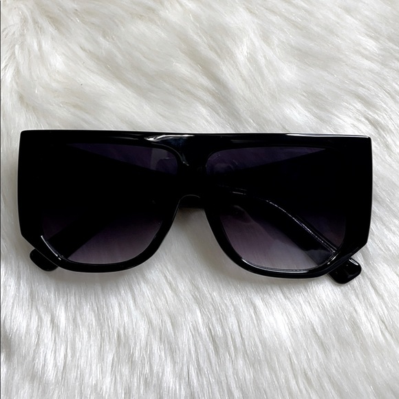 2 for $22 mix Sunglasses - Picture 2 of 5